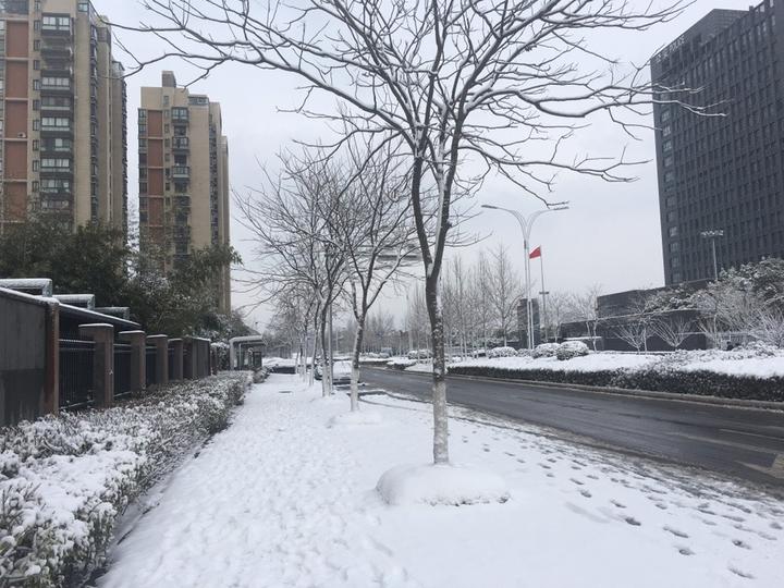 桐乡天气预报_桐乡雨雪天气交通出行信息_桐乡暴雪天气应对措施