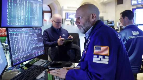 开盘：美股周二开盘涨跌不一 OpenAI疲软报告令科技股承压